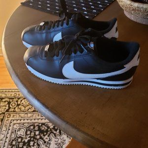 Nike Cortez - US 7 - EUR 40